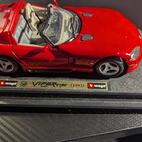 Burago 1992 Dodge Viper RT/10 Model - Picture 4 of 6